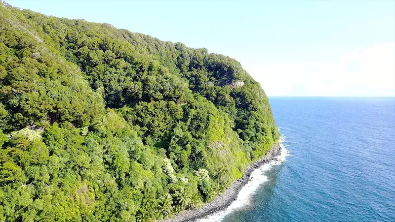 landmark stops on the way to hana